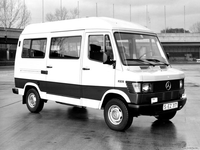 Mercedes-Benz 210 van