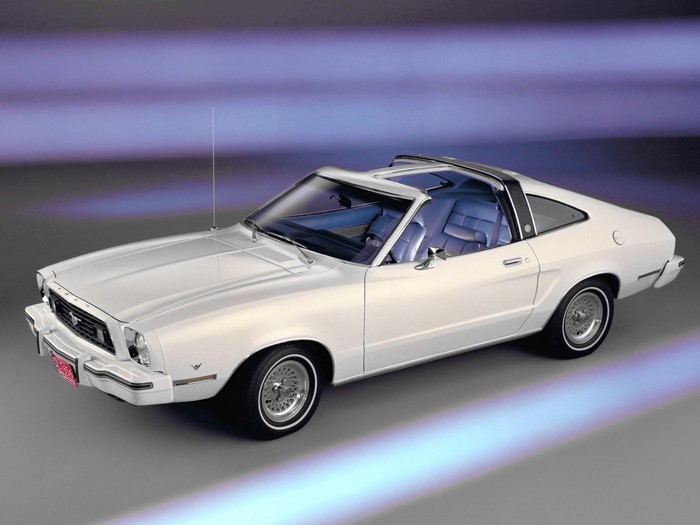 White Ford Mustang II Ghia