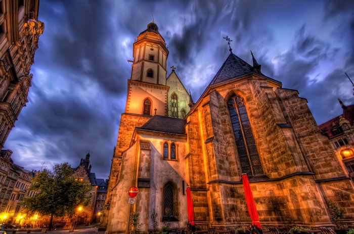 4K HDR image of St. Thomas Church, Leipzig