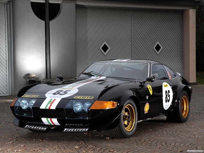 Black Ferrari 365 GTB 4 Daytona Competizione race car