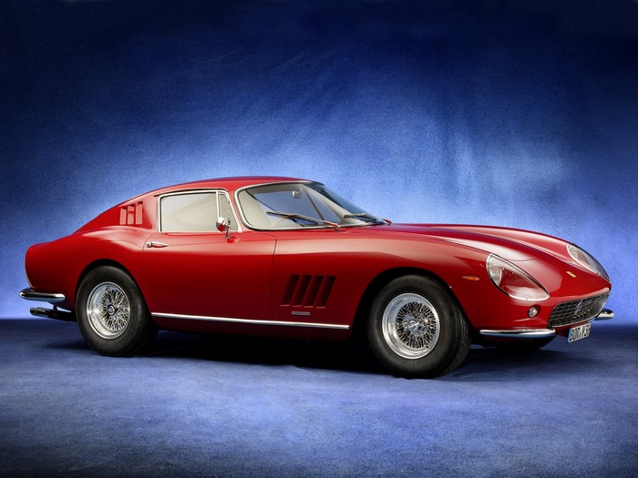 Red Ferrari 275 GTB/4 Berlinetta