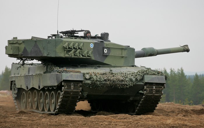 Finnish Leopard 2A4 tank in a field