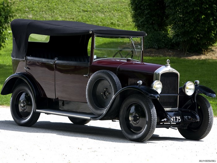 1920s Peugeot convertible car