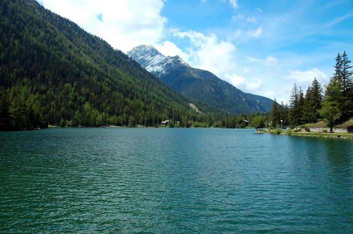 Lake and mountains in Switzerland