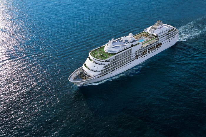 Seven Seas Mariner cruise liner sailing on the ocean