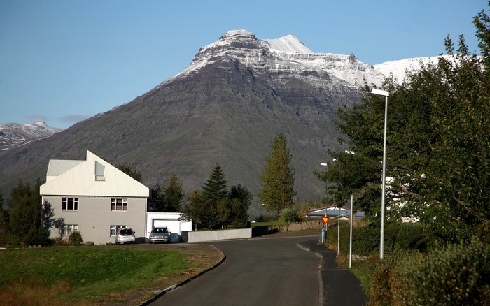House and mountain in Iceland