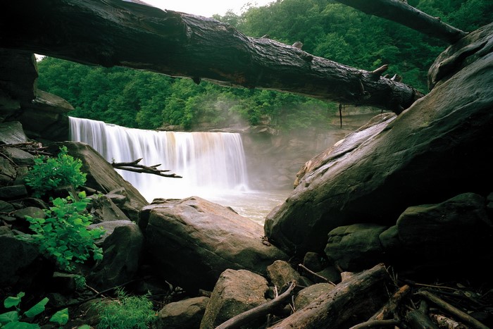 Waterfall at Cumberland Falls, Kentucky