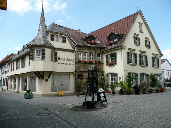 Karl Kurz building with fountain in Germany