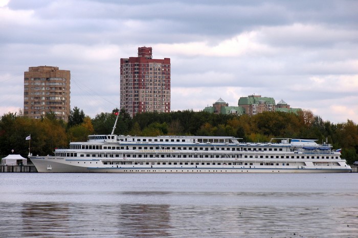 Georgiy Chicherin cruise liner on water