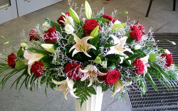 Red roses and lilies floral arrangement