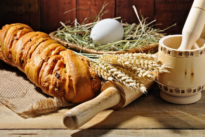Pastry with egg, wheat, and mortar