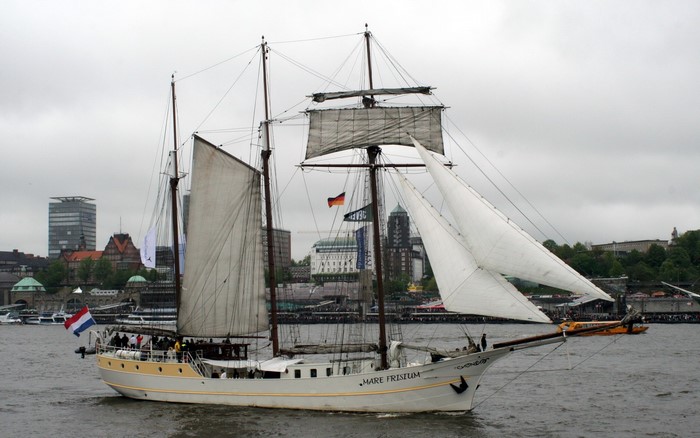 Mare Frisium sailing ship in a harbor