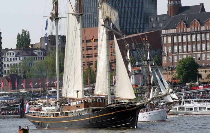 Gulden Leeuw sailing ship in a harbor