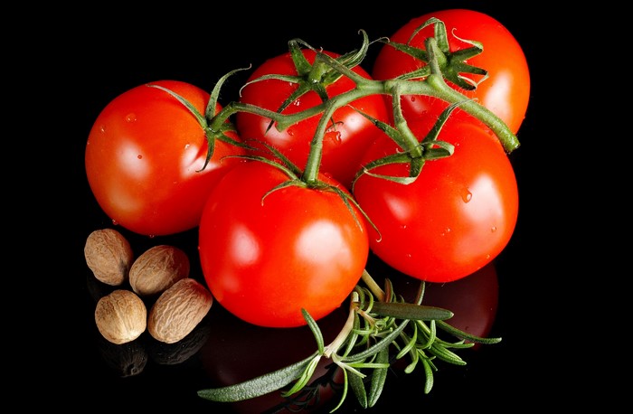Tomatoes with Nutmeg and Rosemary