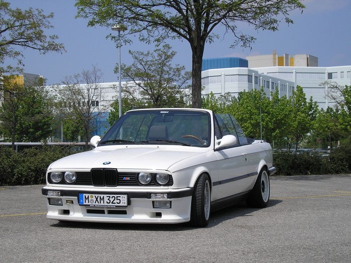 White BMW 325i Cabriolet from 1987