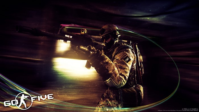 Soldier aiming rifle in Counter-Strike