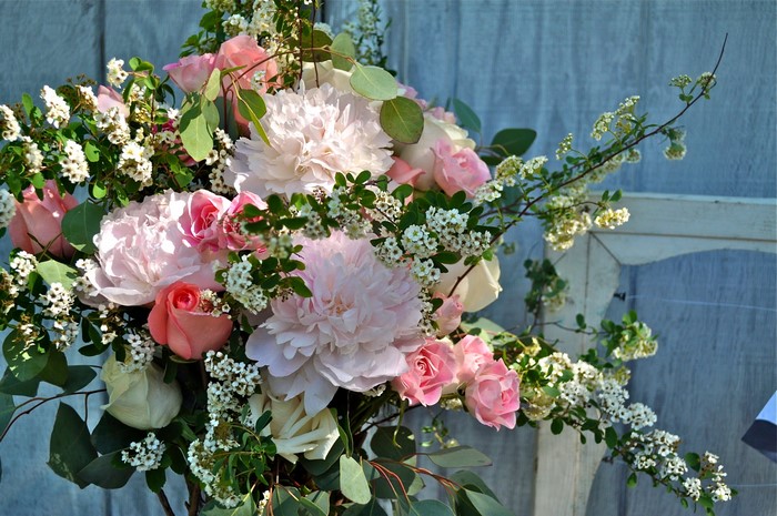 Pink and white peonies and roses bouquet