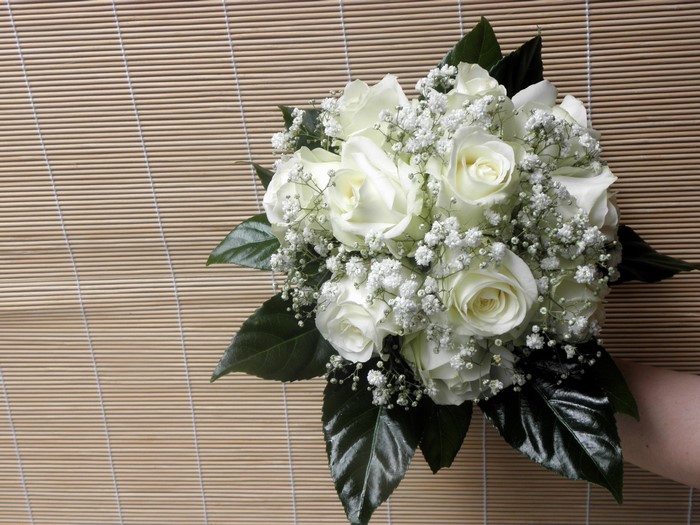 Bouquet of white roses and baby's breath