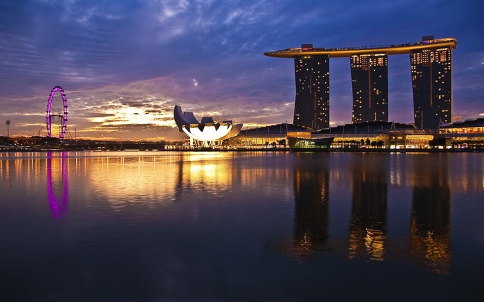 Marina Bay Sands and Singapore Flyer at Dusk
