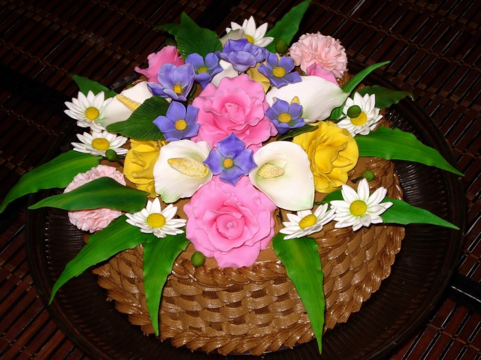 Chocolate basket cake with fondant flowers