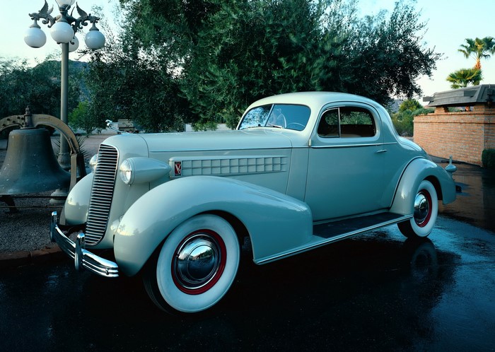 1937 Cadillac Coupe de Ville