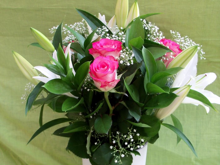 Bouquet of pink roses and white lilies