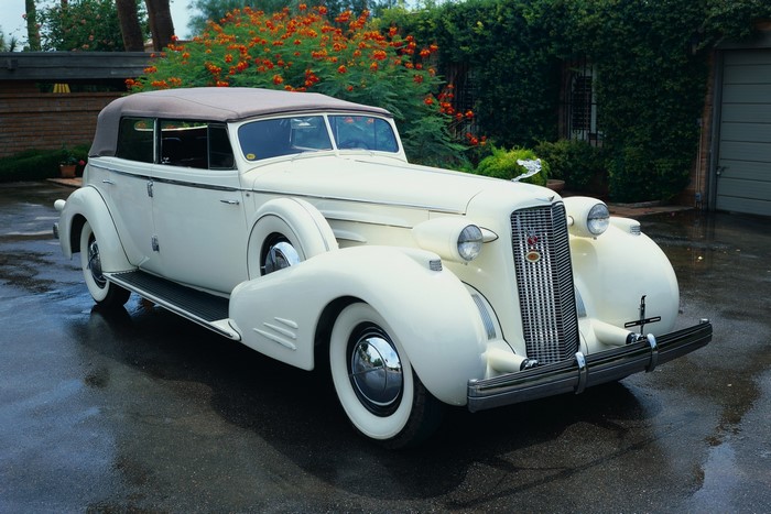 1930 Cadillac V16 452 Armored Imperial convertible