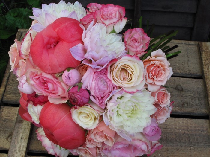 Bouquet of pink and white flowers