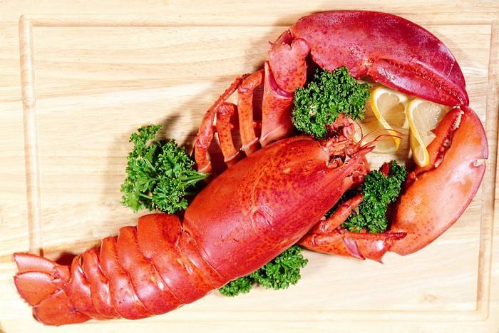 Cooked Lobster with Parsley and Lemon Slices