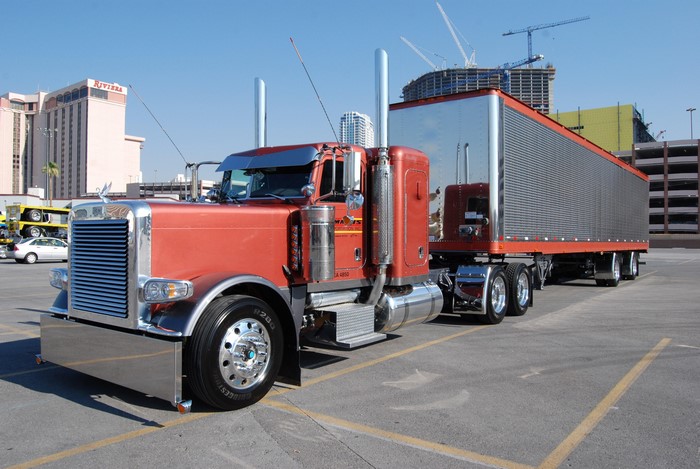 Peterbilt 379 Truck with Trailer
