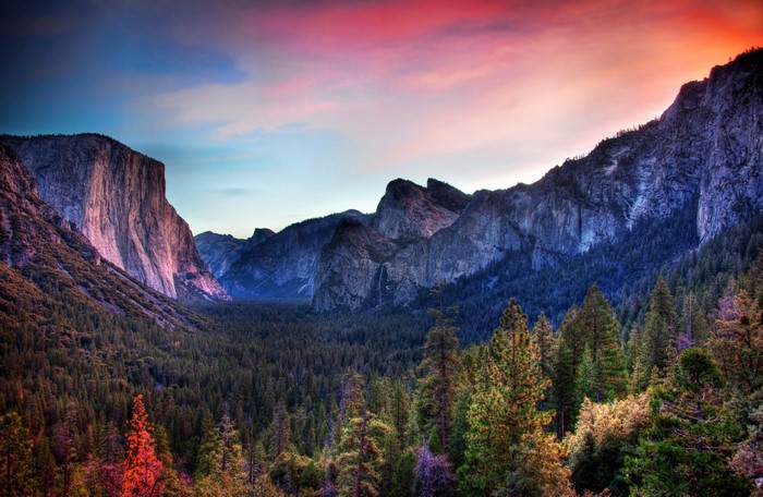 Yosemite National Park Mountains at Sunset