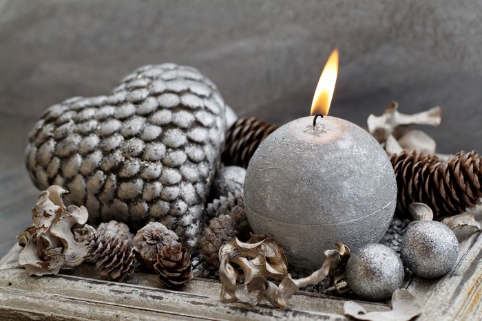 Christmas Candle with Pine Cones and Heart Decoration