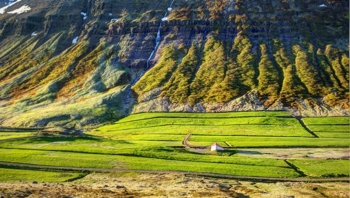 4K Iceland Waterfalls and Mountains