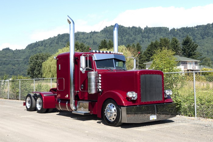 Peterbilt 379 Semi-Truck