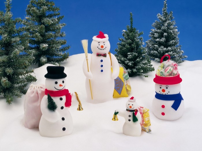 Christmas snowmen with trees and gifts