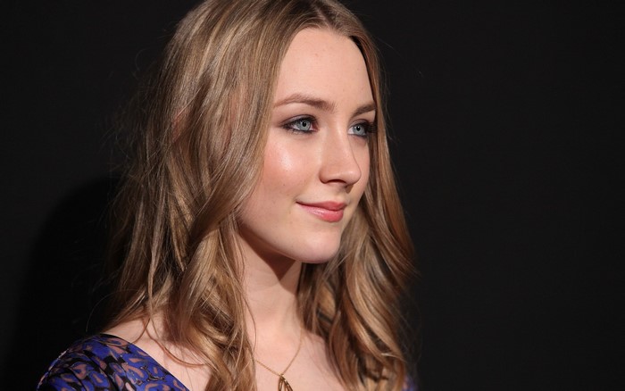 Saoirse Ronan with dark blonde hair
