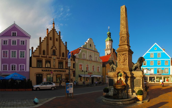 4K HDR Germany Town Square with Fountain and Buildings