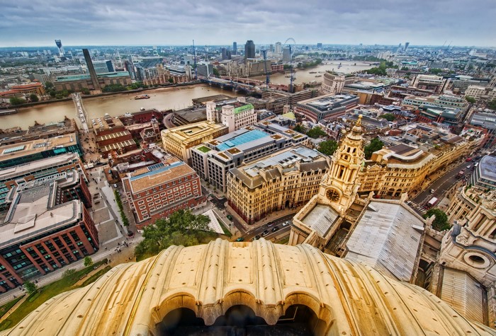 4K London cityscape with River Thames and St Paul's Cathedral