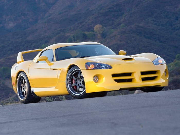 Yellow Dodge Viper SRT-10