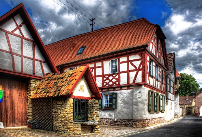 4K HDR Houses in Gau-Algesheim, Germany