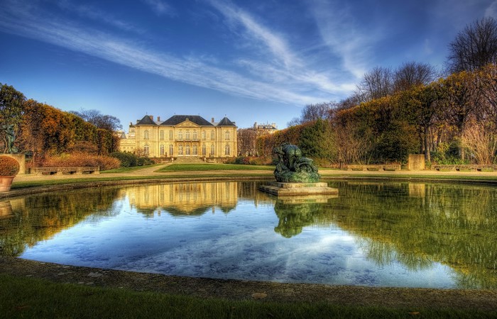 Rodin Museum garden with pond and sculpture