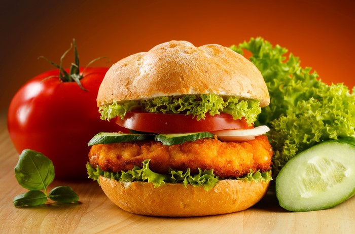 Hamburger with fresh vegetables