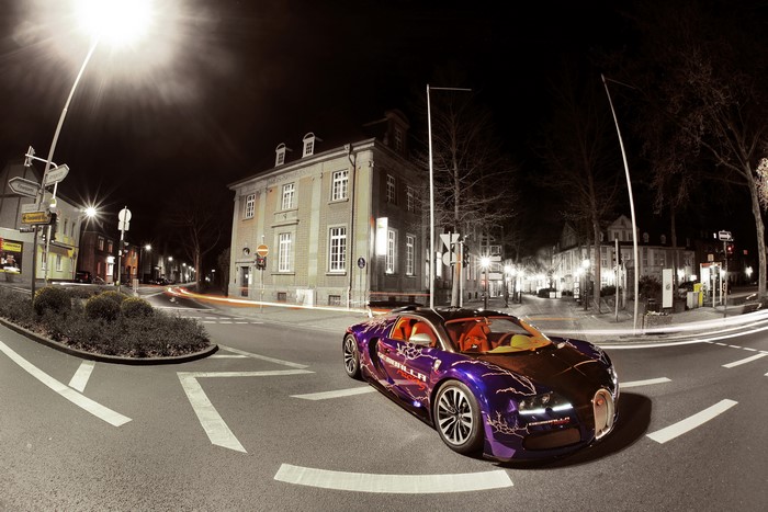 4K Bugatti Veyron Sang Noir on City Road at Night