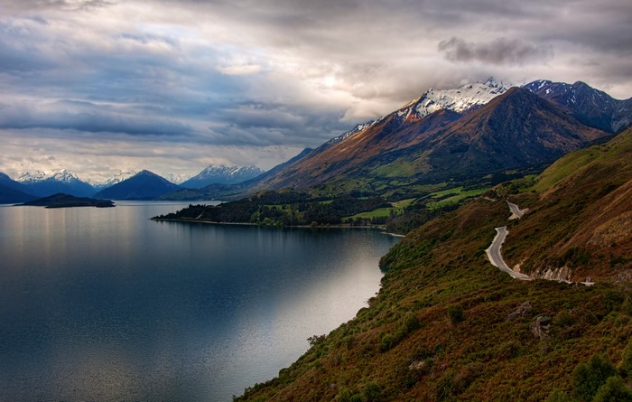 Queenstown New Zealand Mountains and Lake Scenery