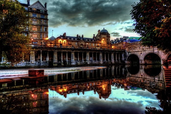 Pulteney Bridge over River Avon at night, Bath, England