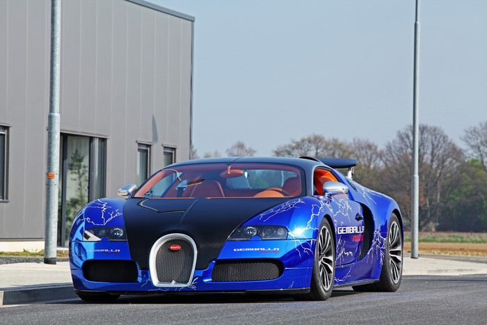 Blue Bugatti Veyron Gemballa with lightning graphics