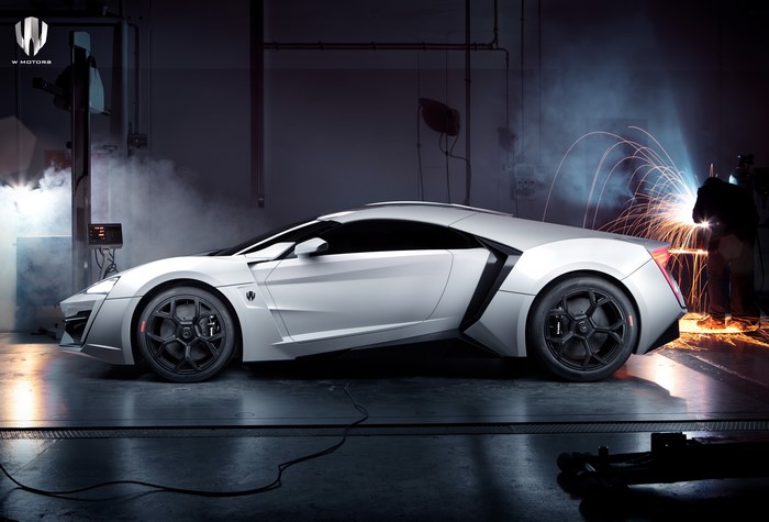4K 2013 W Motors Lykan Hypercar Side View