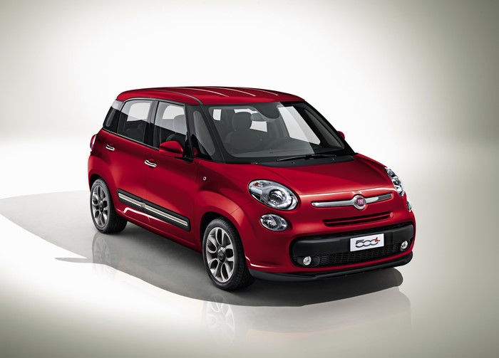 Red Fiat 500L with chrome accents