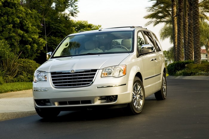 2008 Chrysler Town & Country minivan