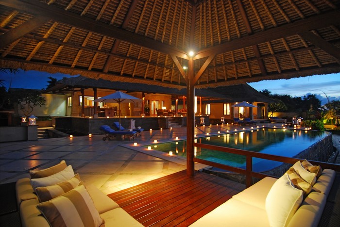 Luxury villa with pool and lounge area in Bali, Indonesia